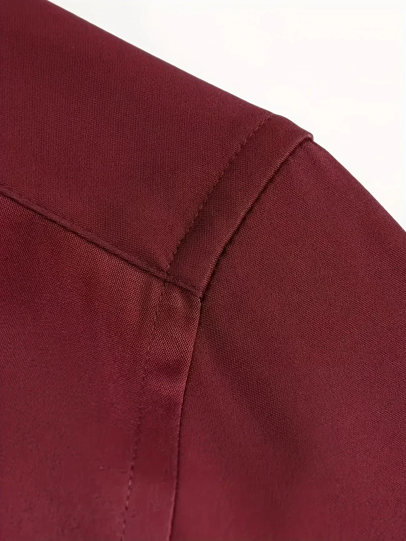 Moore | Elegant Long-Sleeve Shirt with Buttons