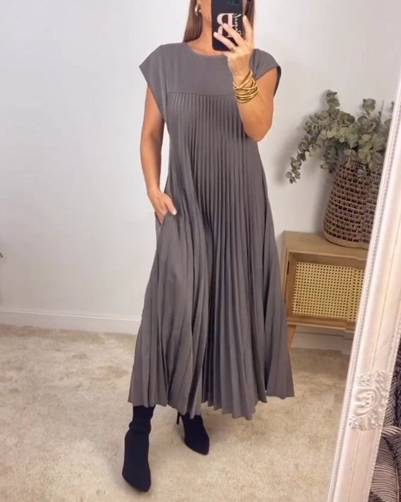 Moore | Timeless and Comfortable Dress