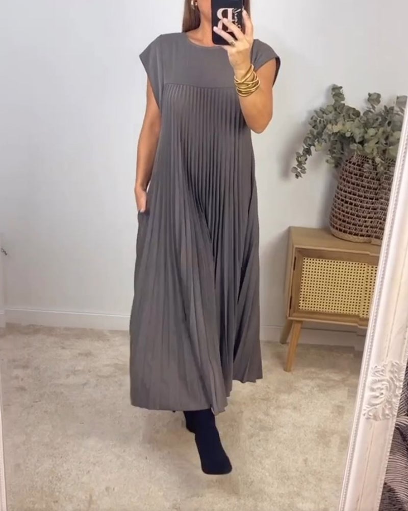 Moore | Timeless and Comfortable Dress