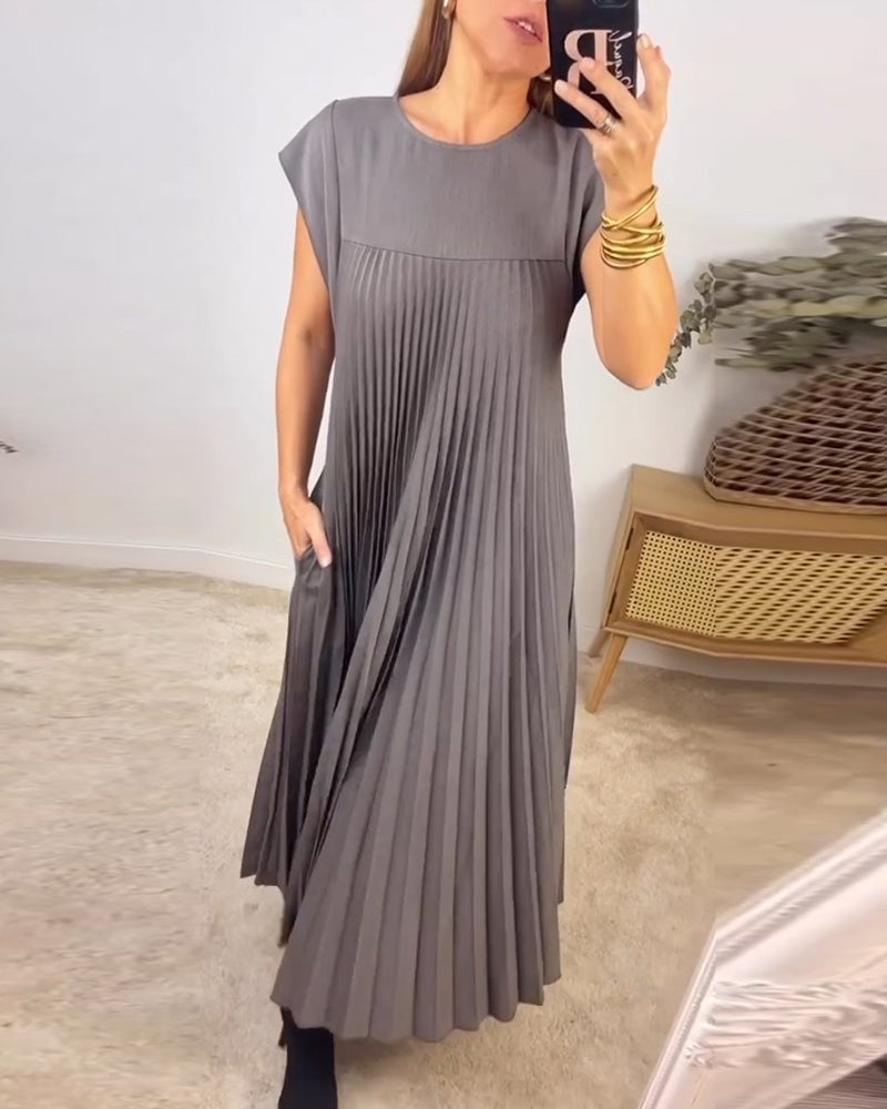 Moore | Timeless and Comfortable Dress