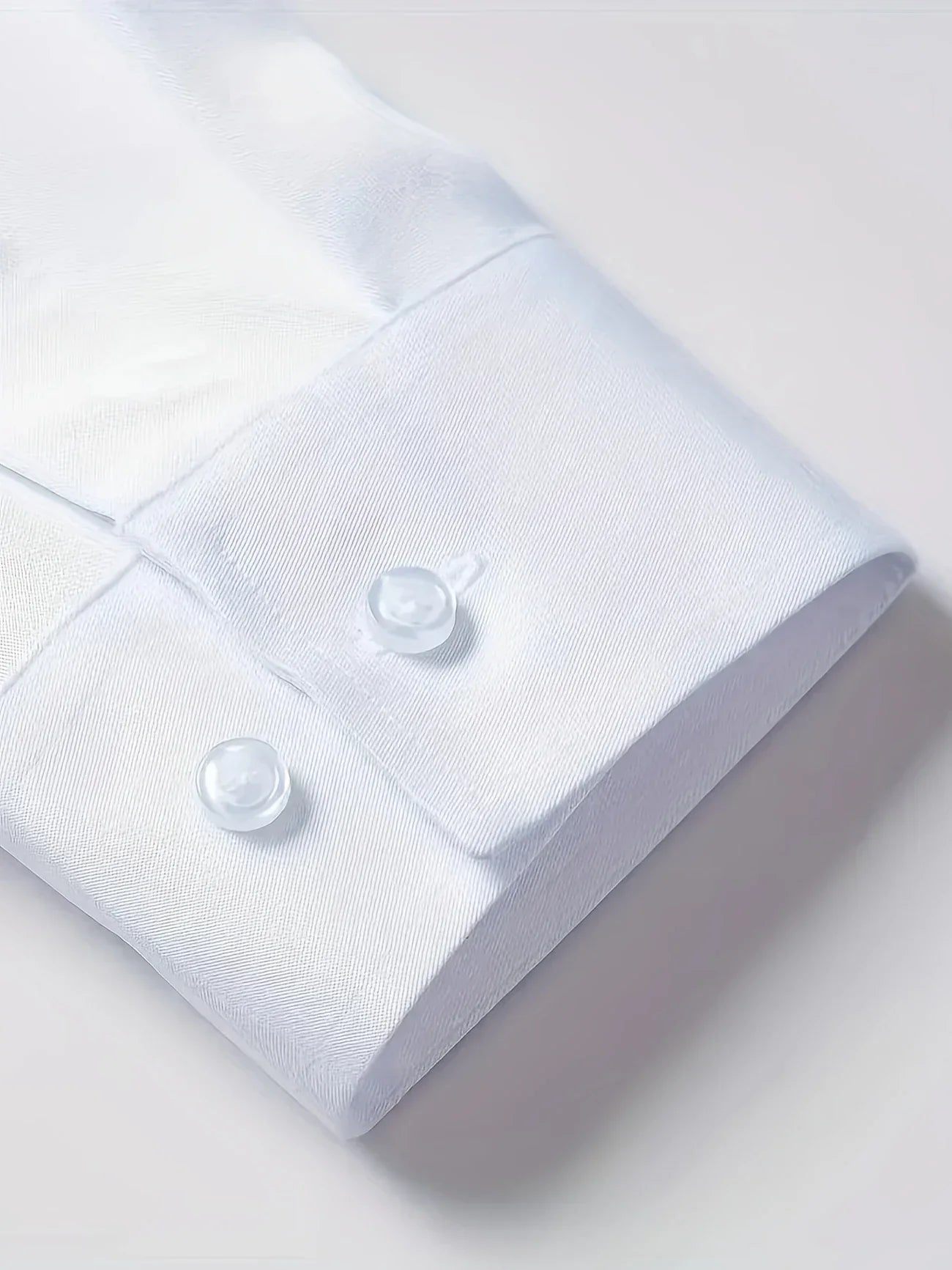 Moore | Elegant Long-Sleeve Shirt with Buttons