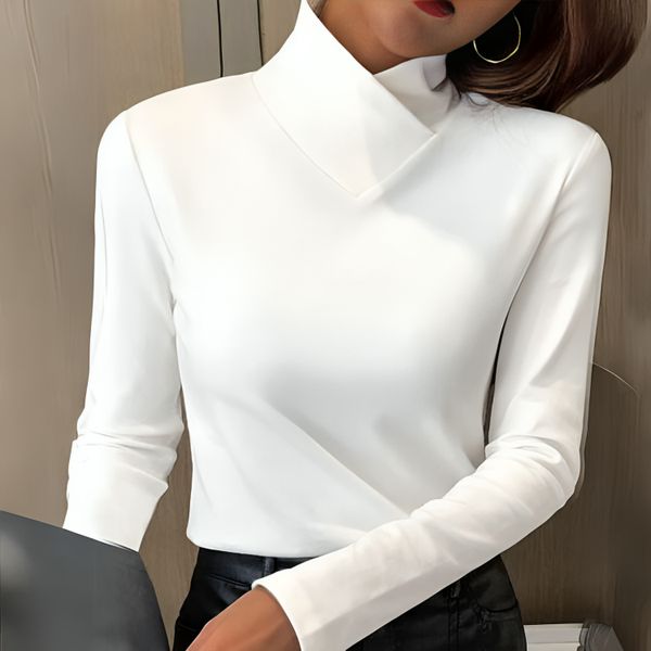 Moore | Elegant Turtleneck Fit