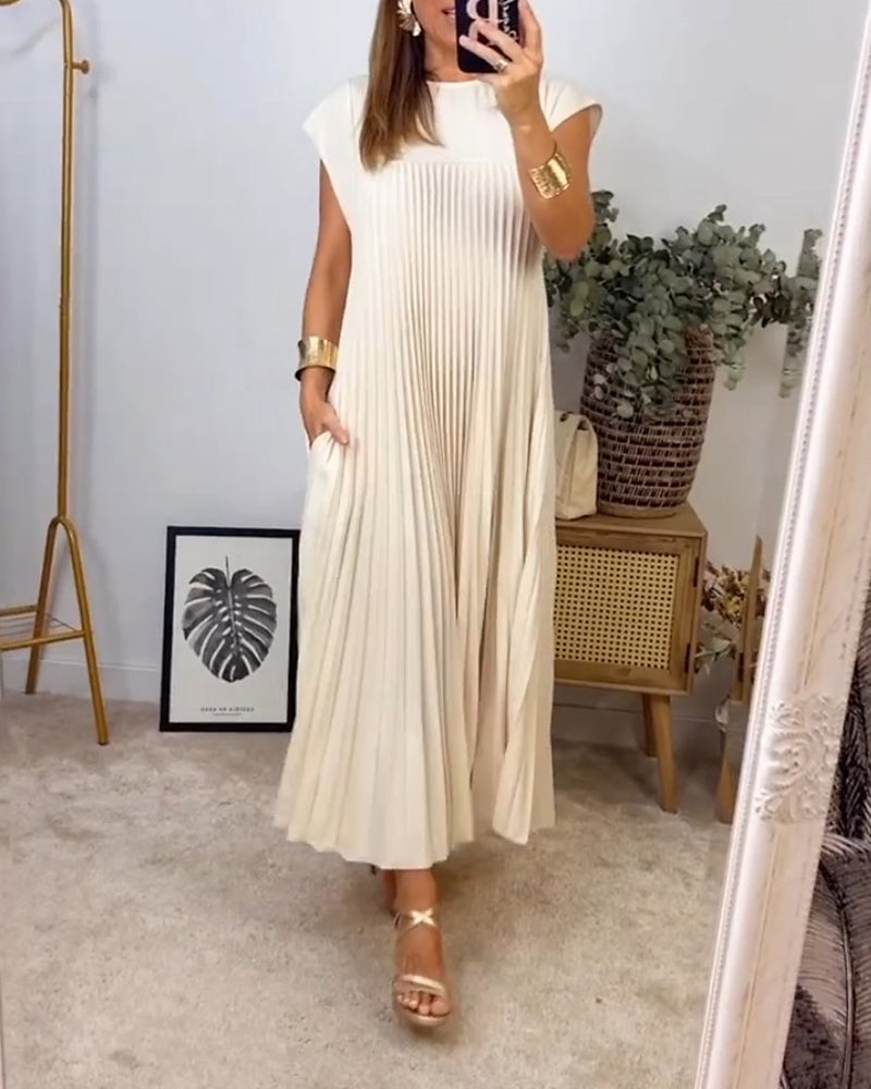 Moore | Timeless and Comfortable Dress