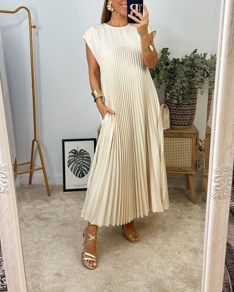 Moore | Timeless and Comfortable Dress