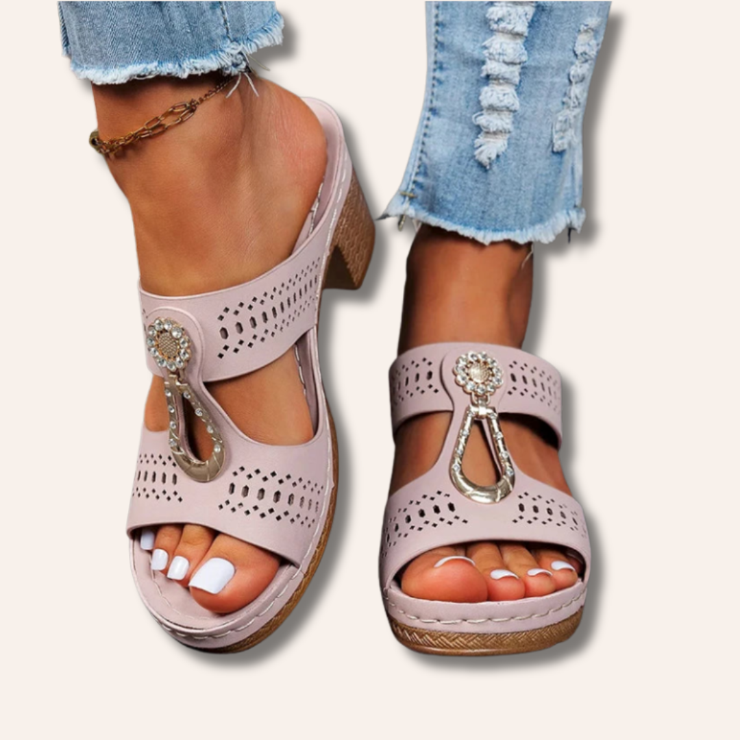 Moore | Chic and comfortable sandals