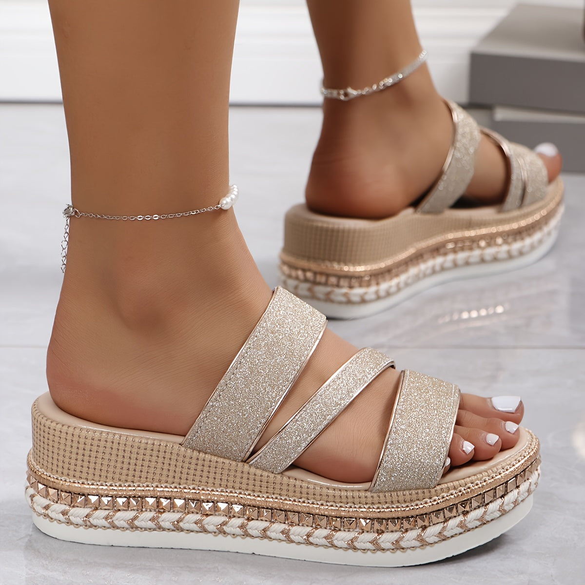 Moore | Comfortable Spring Sandals