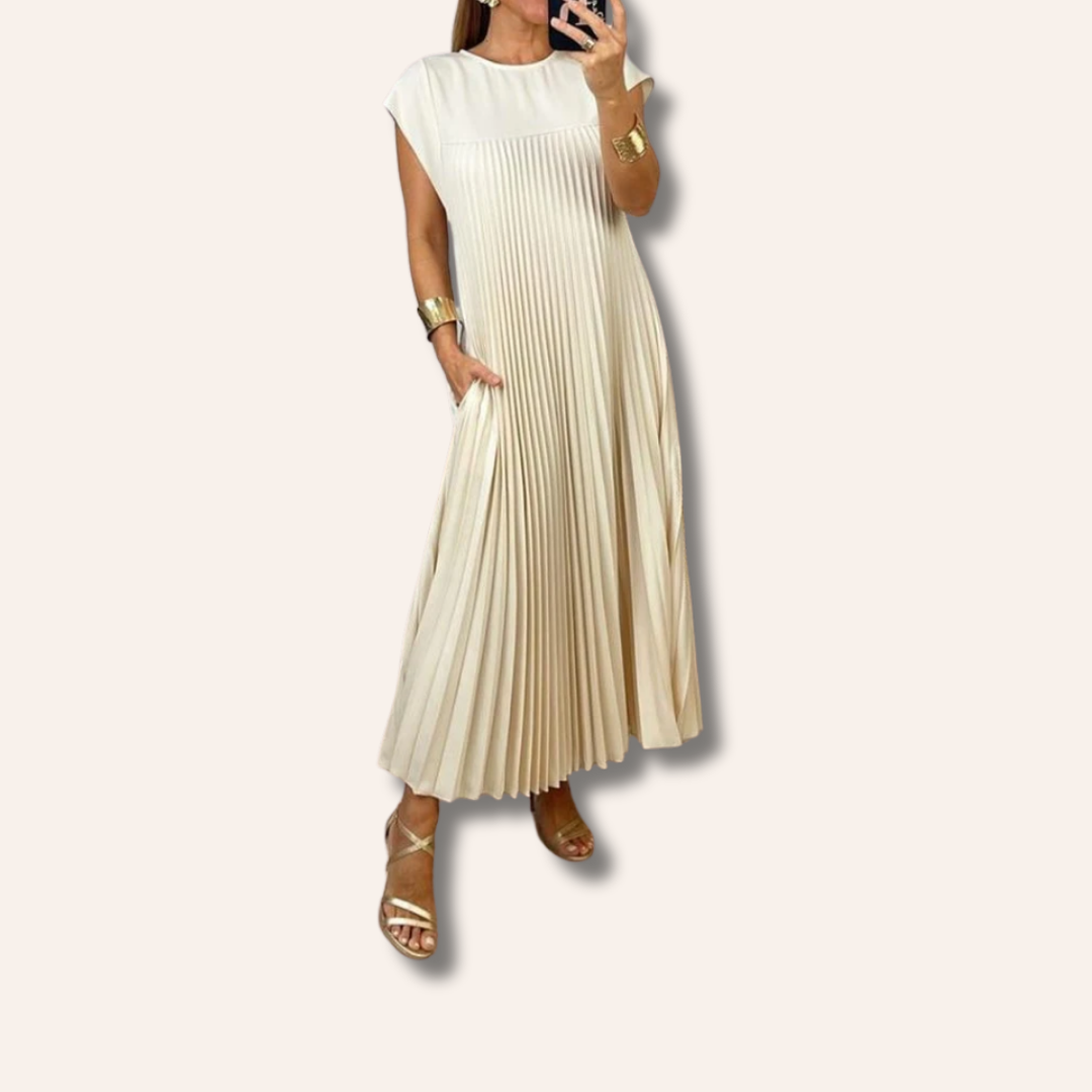 Moore | Timeless and Comfortable Dress