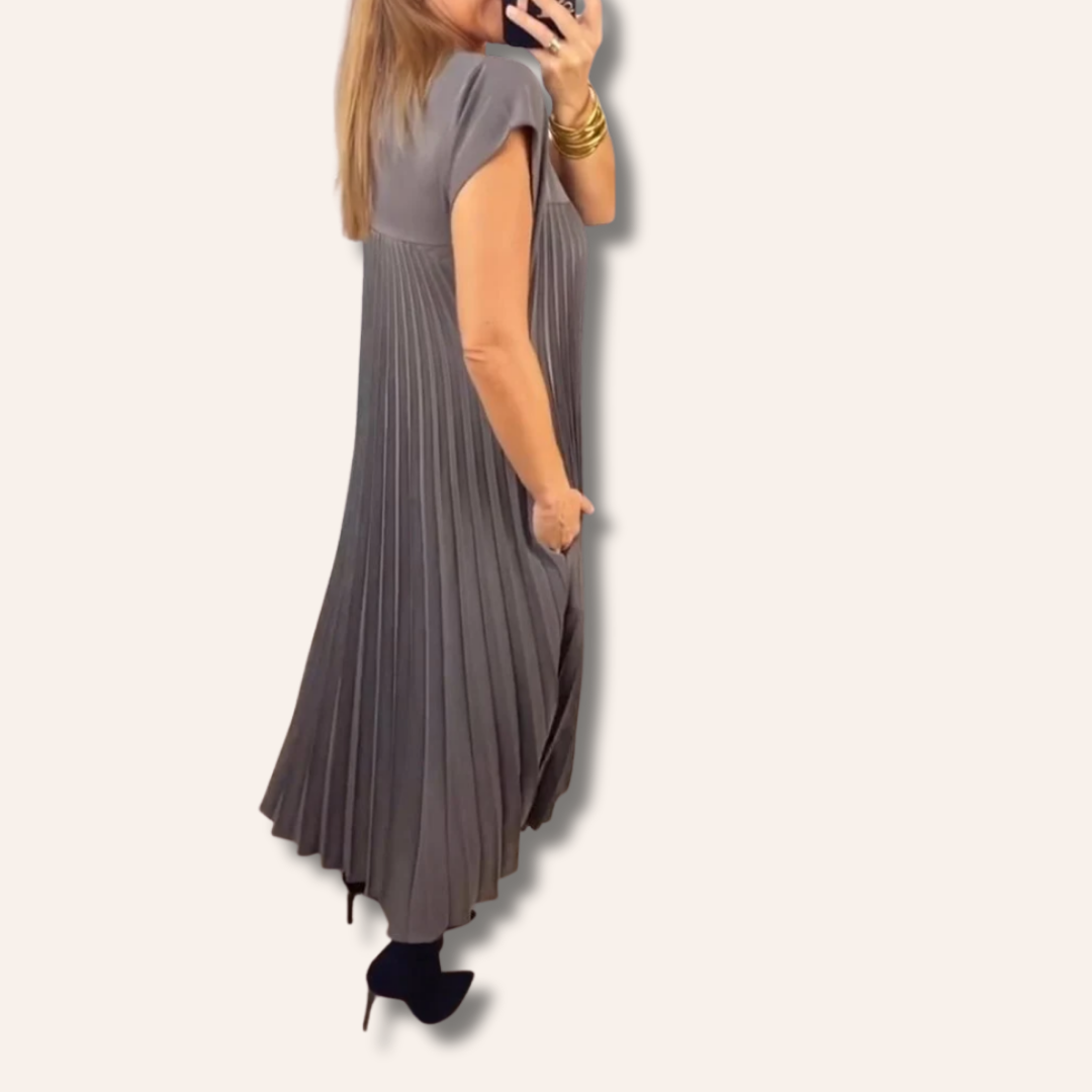 Moore | Timeless and Comfortable Dress