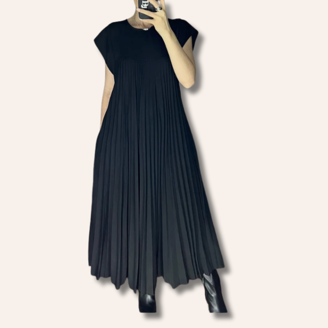 Moore | Timeless and Comfortable Dress