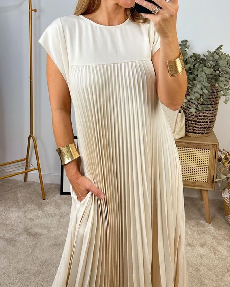 Moore | Timeless and Comfortable Dress