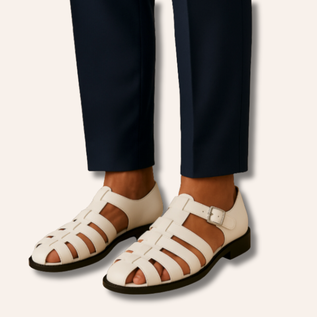 Moore | Closed Sandal With Strap