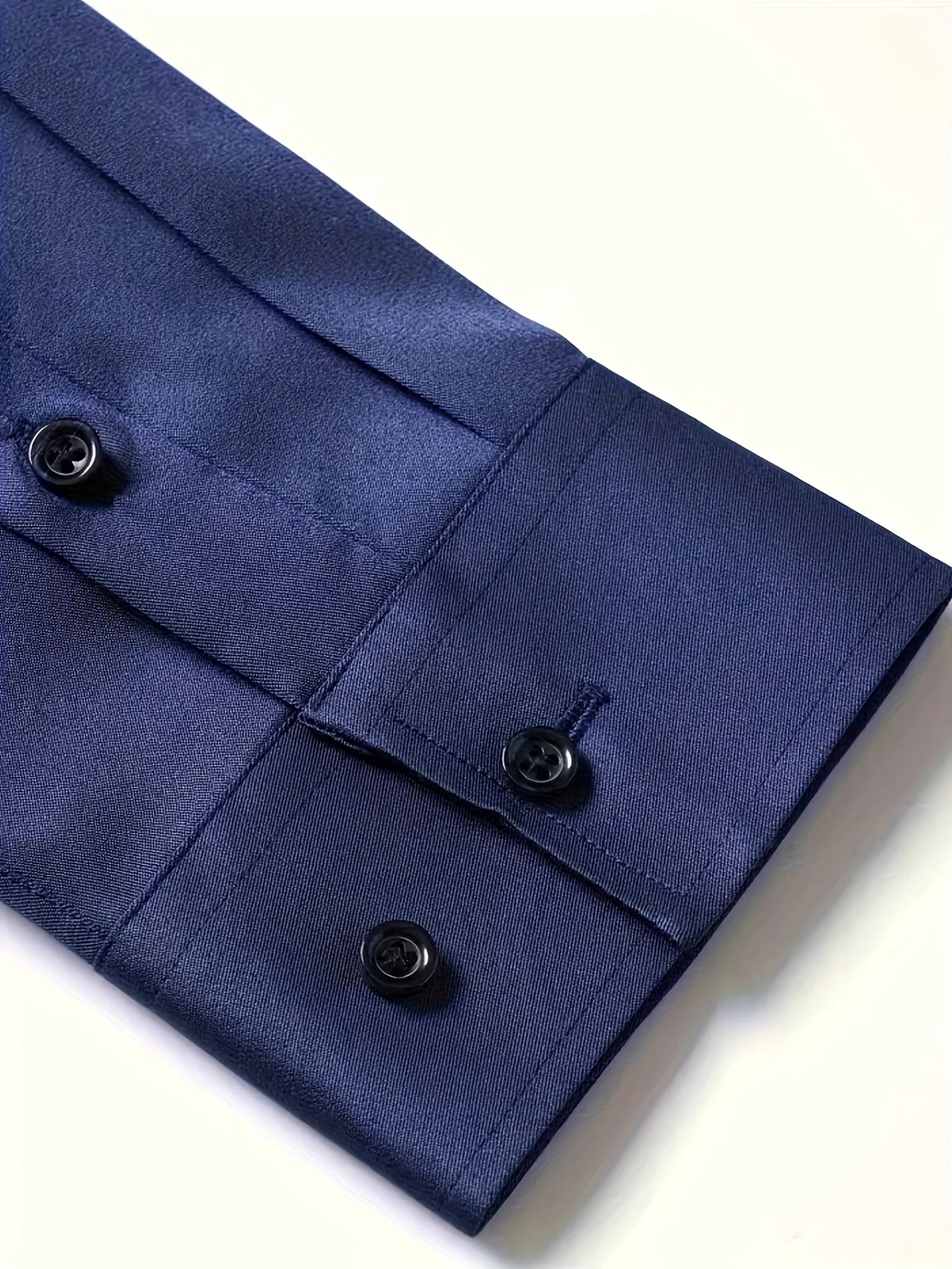 Moore | Elegant Long-Sleeve Shirt with Buttons