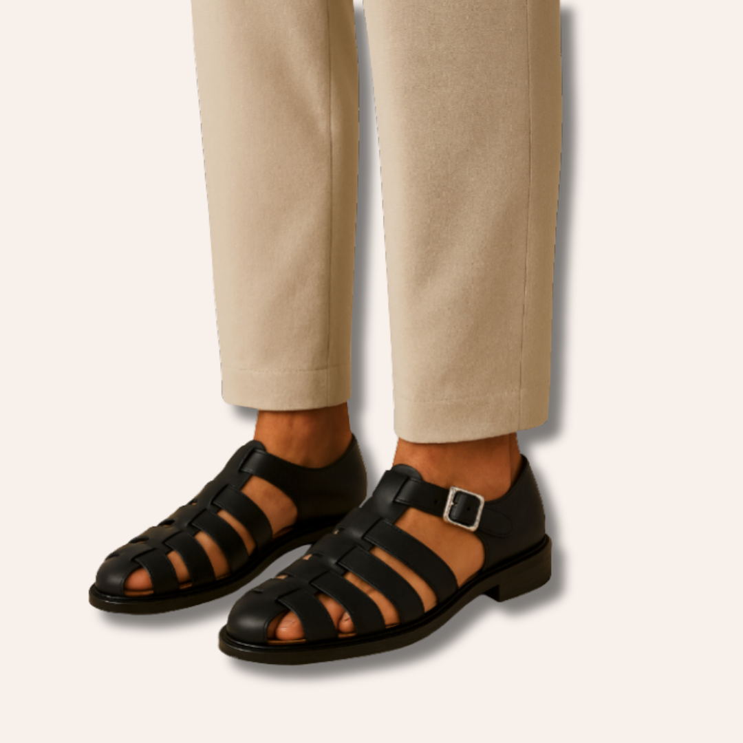 Moore | Closed Sandal With Strap