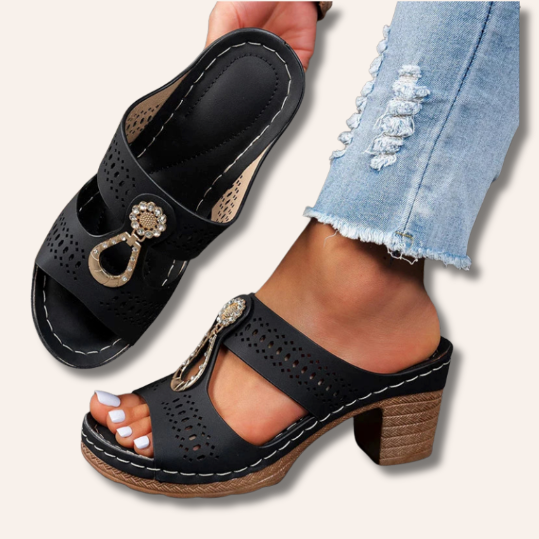 Moore | Chic and comfortable sandals