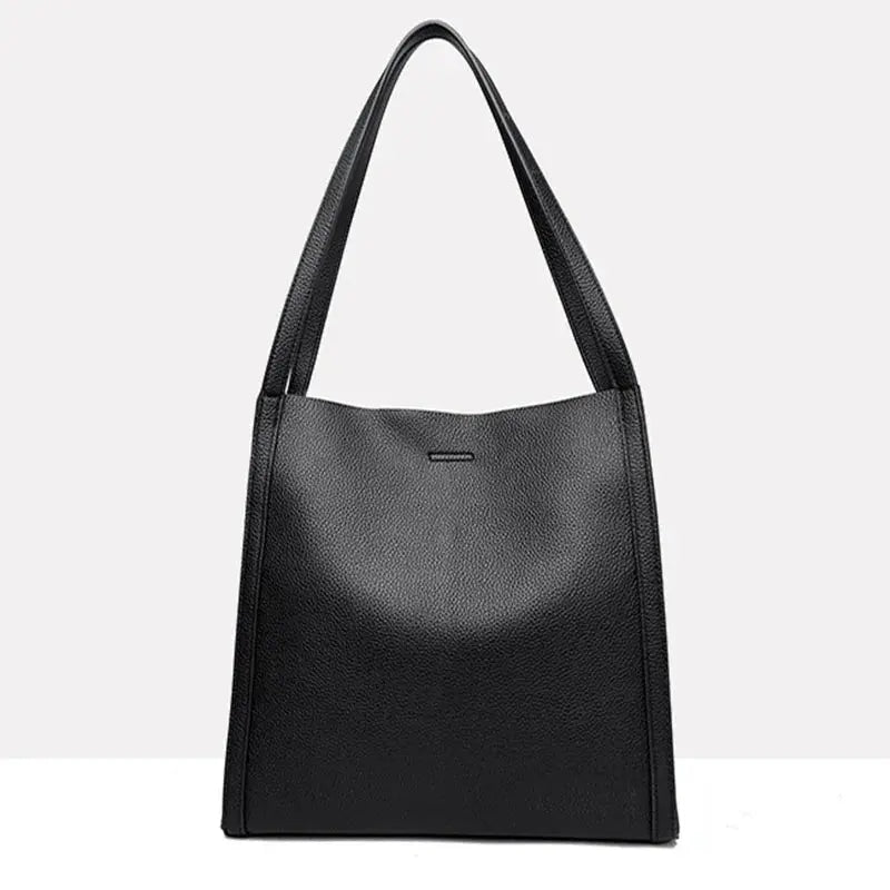 Moore | Luxuriously Minimal Shoulder Bag