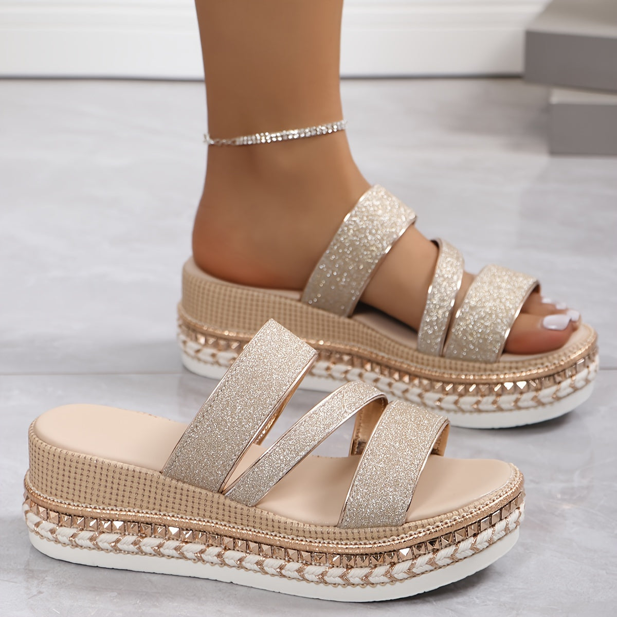 Moore | Comfortable Spring Sandals