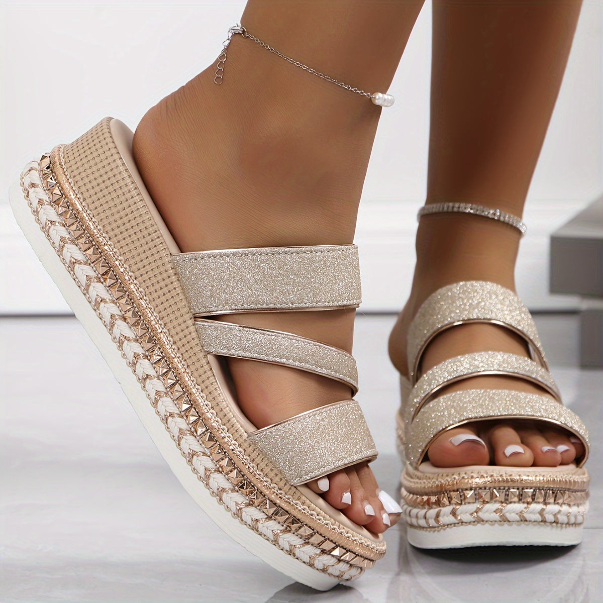 Moore | Comfortable Spring Sandals