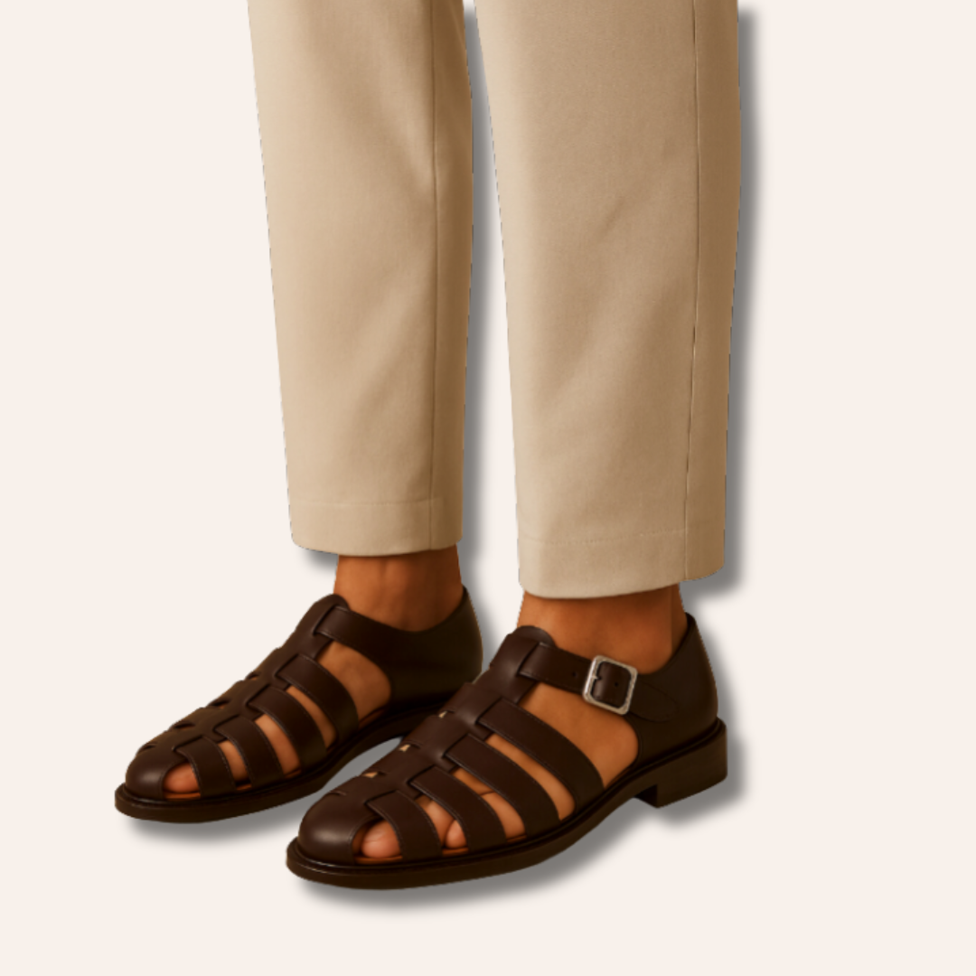 Moore | Closed Sandal With Strap