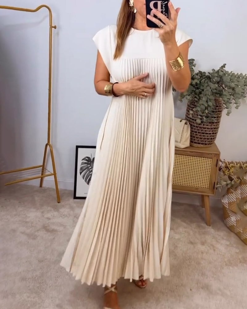 Moore | Timeless and Comfortable Dress