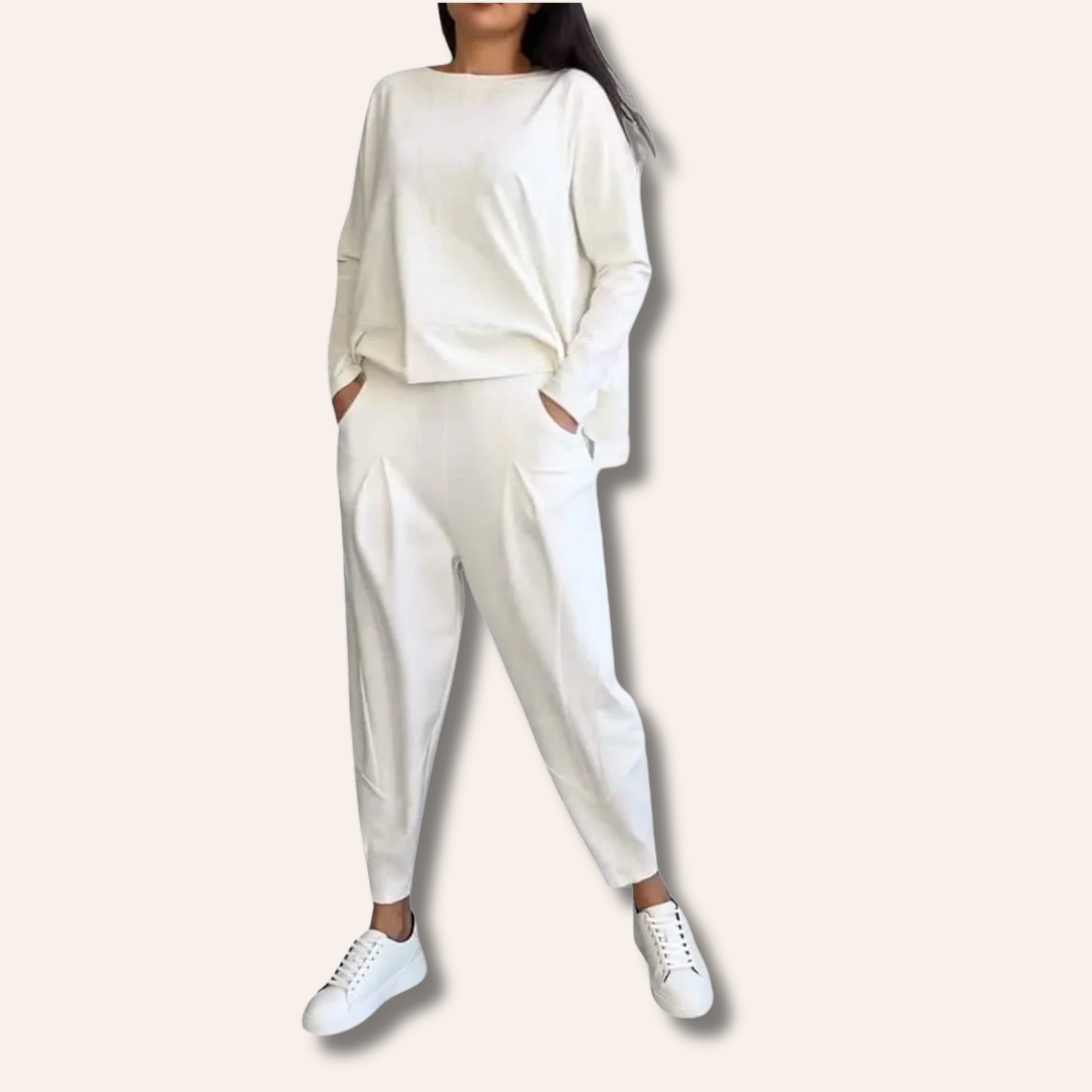 Moore | Comfortable Two-Piece Set