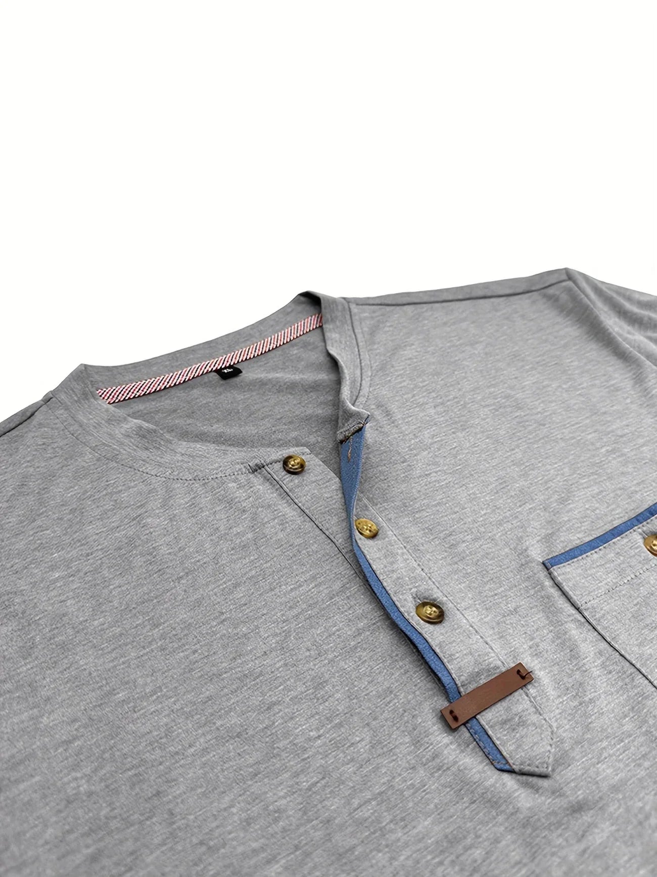 Moore | Elegant Round Neck T-shirt with Pocket