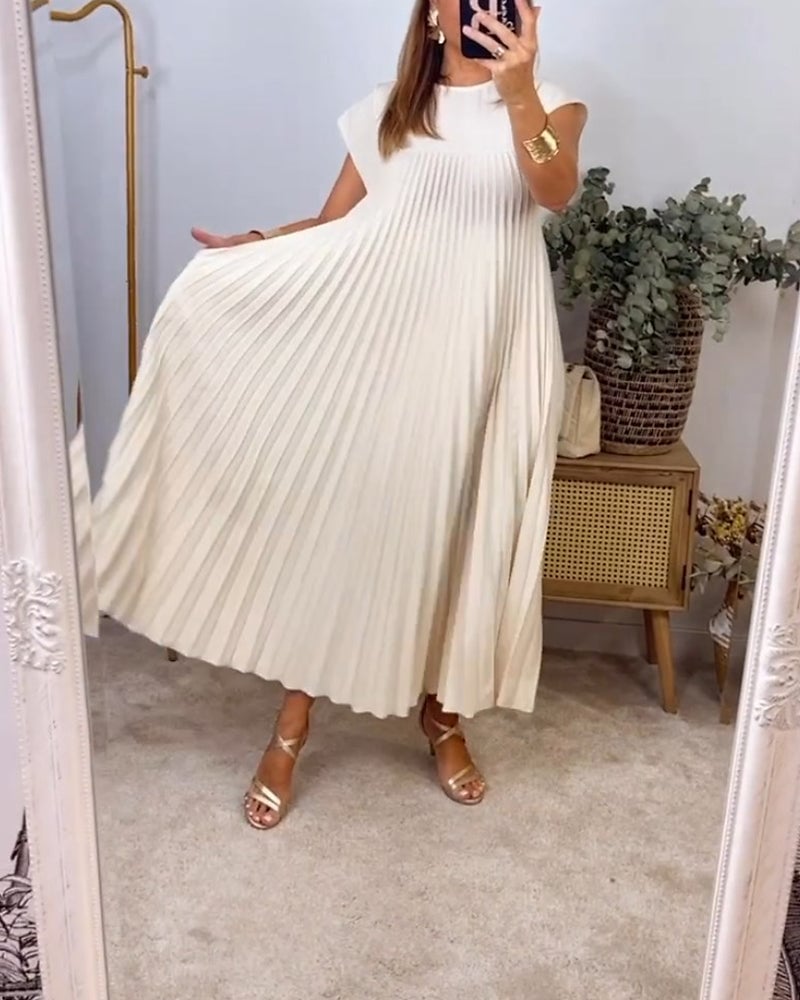 Moore | Timeless and Comfortable Dress