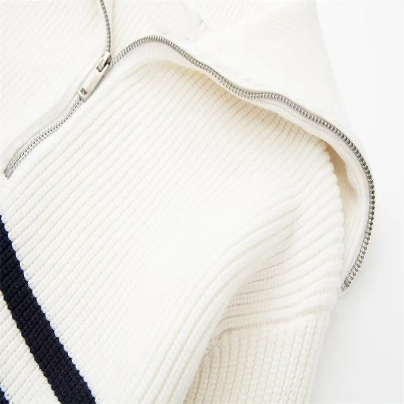 Moore | Striped Zippered Pull