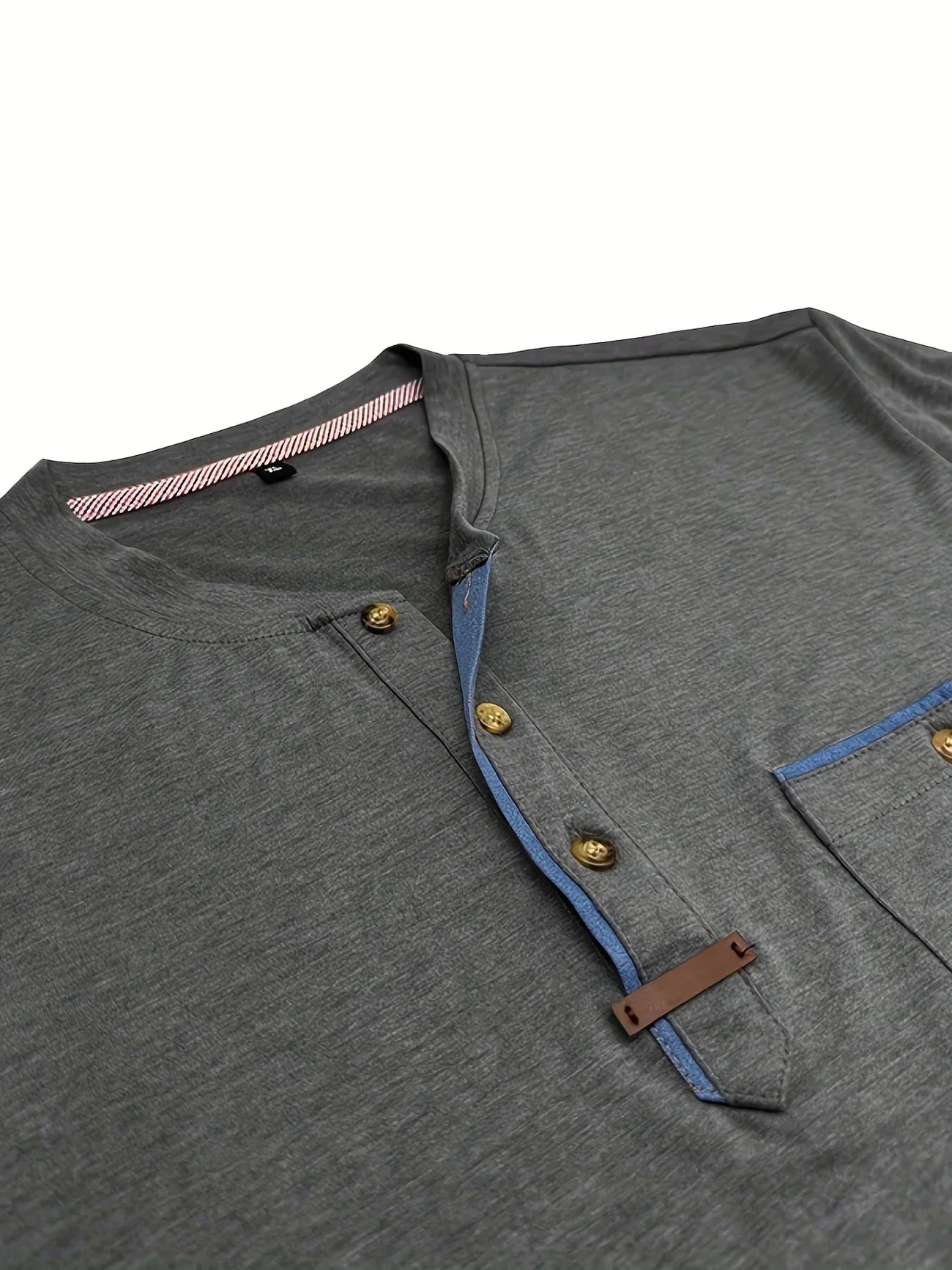 Moore | Elegant Round Neck T-shirt with Pocket